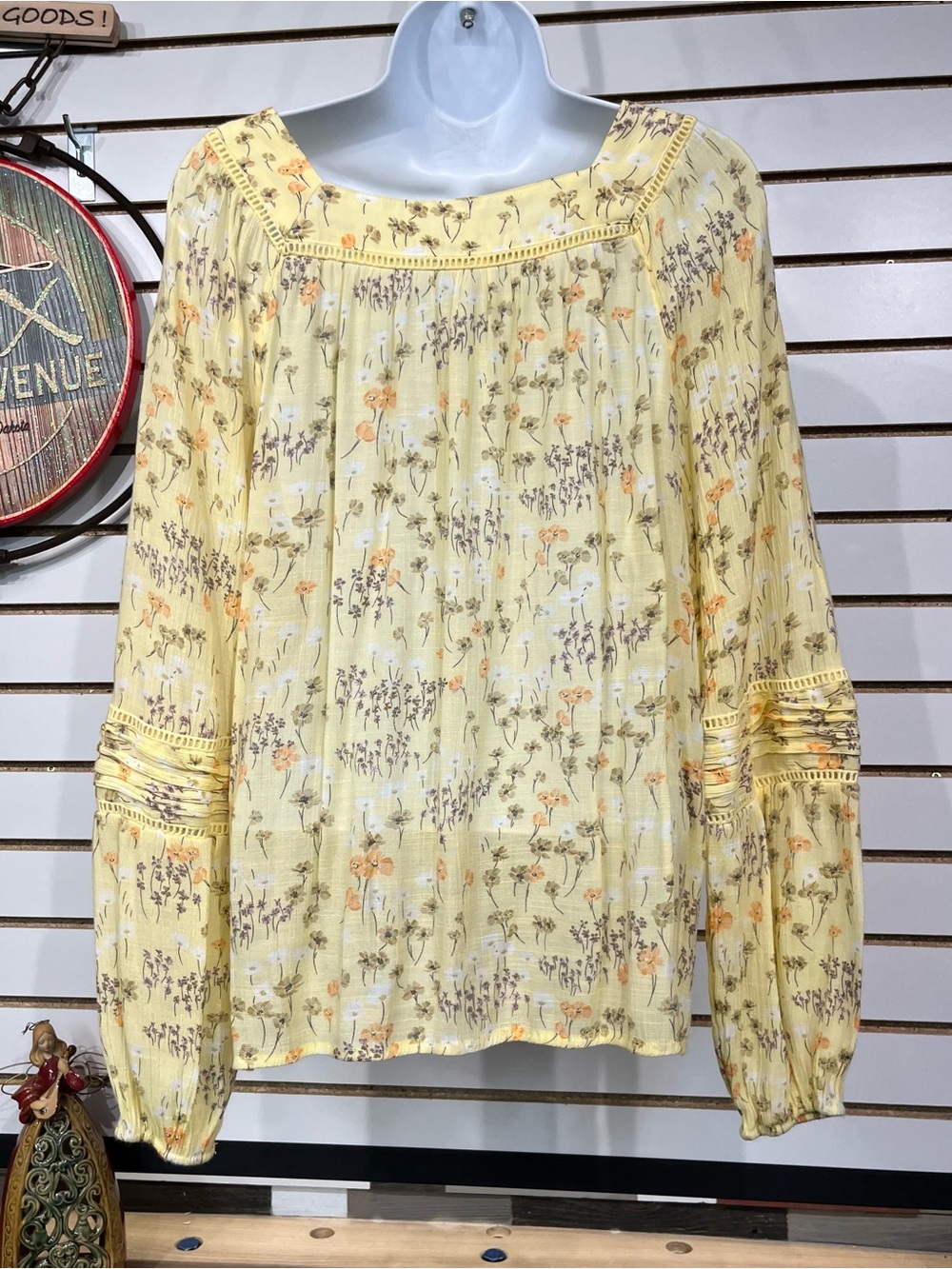 LC Lauren Conrad blouse size medium - Picture 5 of 8